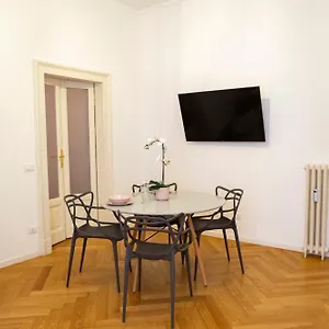 https://macchi-delicious-apartment.it-lombardy.com
