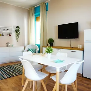  Appartamento Aurelia -seafront With Patio Italia