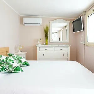  Appartamento Aurelia - Modern Seafront Studio Italia